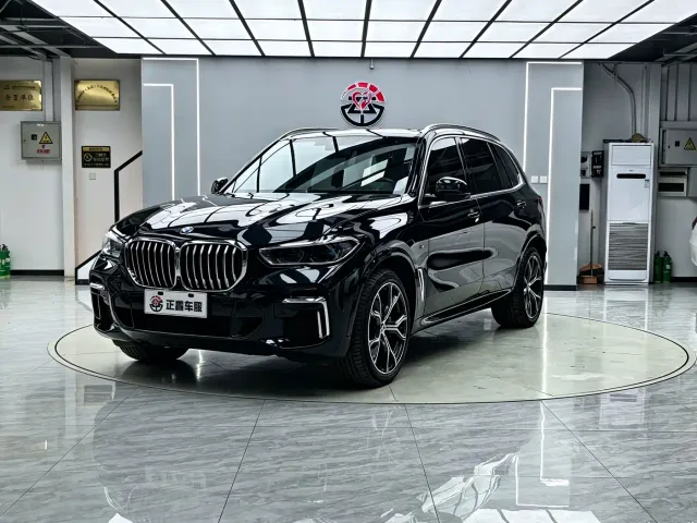 Фотография автомобиля — BMW X5