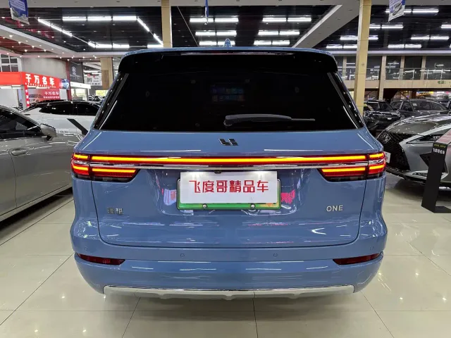 Li Auto ONE — Фото автомобиля 8