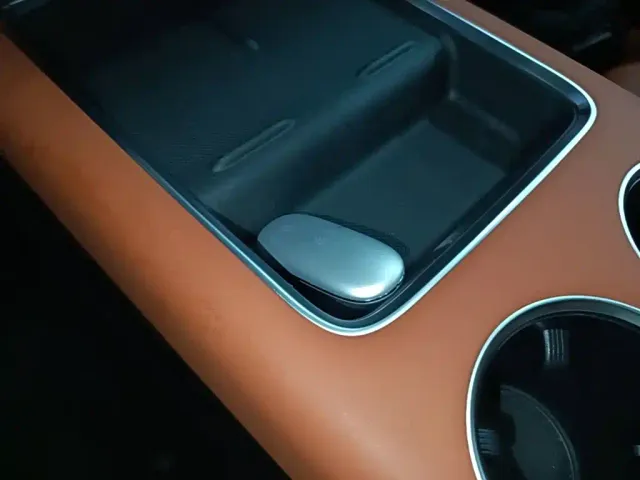 Li Auto L7 — Фото автомобиля 8