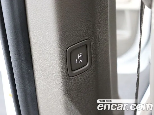 Kia Carnival Generation 4 — Фото автомобиля 13