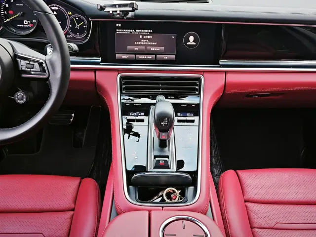 Porsche Panamera — Фото автомобиля 12