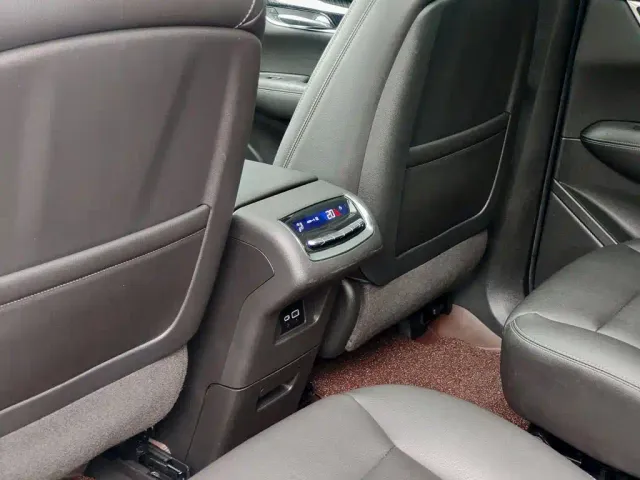 Cadillac XT6 — Фото автомобиля 9