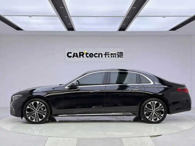 Mercedes-Benz E-Class — Фото автомобиля 2