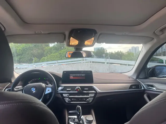 BMW 5 Series — Фото автомобиля 5