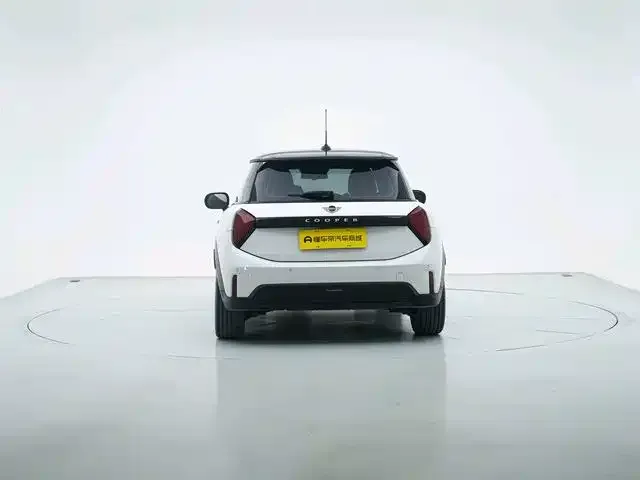 MINI Hatch — Фото автомобиля 6