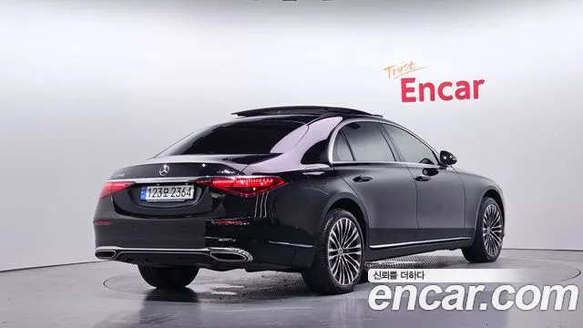 Mercedes-Benz S-Class — Фото автомобиля 2