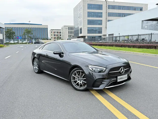 Mercedes-Benz E-Class — Фото автомобиля 2