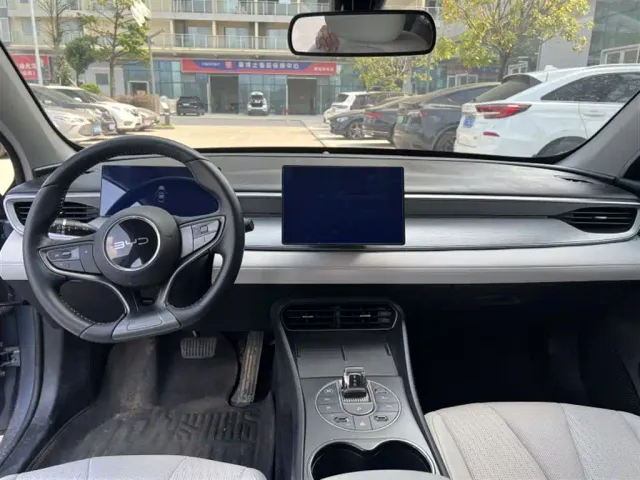 BYD Seal 05 DM-i — Фото автомобиля 7