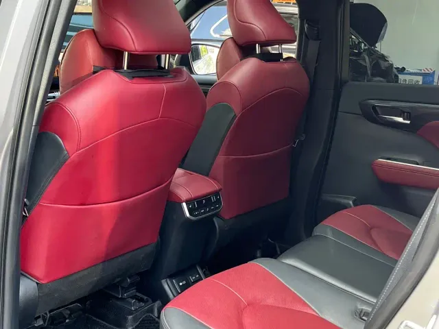 Toyota Crown Kluger 2021 2.5L HEV AWD Flagship Edition — Фото автомобиля 26