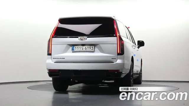 Cadillac Escalade 5th Gen — Фото автомобиля 4