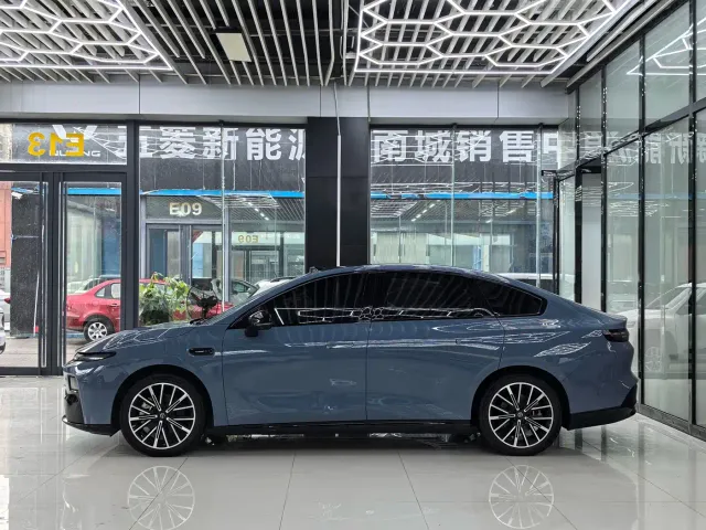 Leapmotor B01 — Фото автомобиля 4