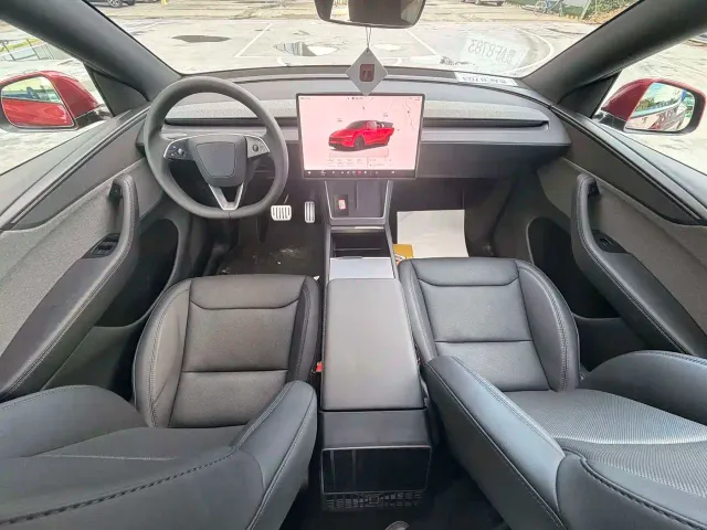 Tesla Model Y — Фото автомобиля 5