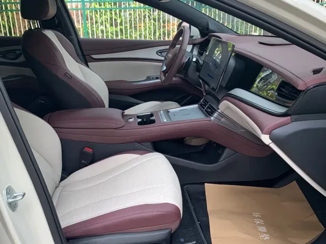 BYD Seal 07 DM-i — Фото автомобиля 15