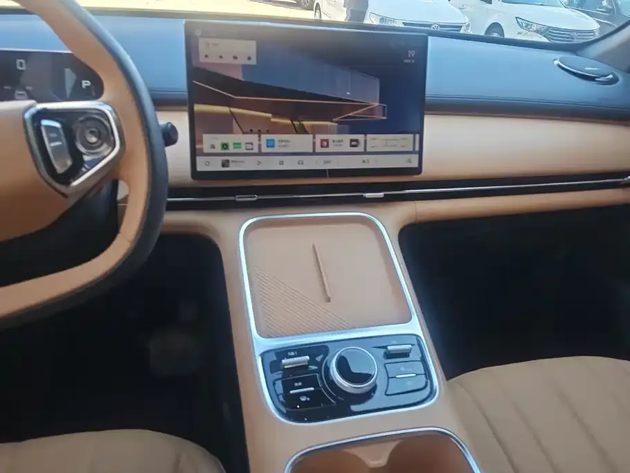 Geely Galaxy Galaxy Starship 7 EM-i 2025 Model 120km Voyage+ Edition — Фото автомобиля 13