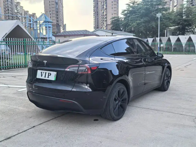 Tesla Model Y — Фото автомобиля 7