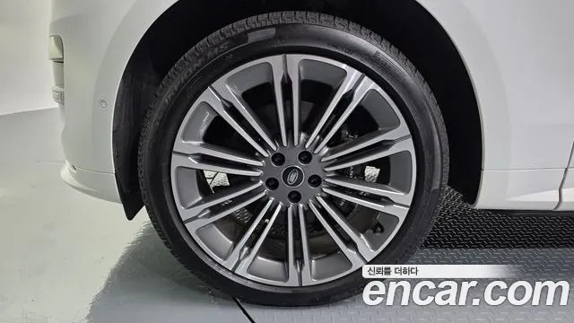 Land Rover Range Rover Sport — Фото автомобиля 4
