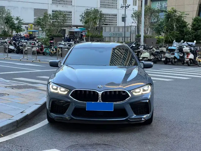 BMW M8 — Фото автомобиля 2