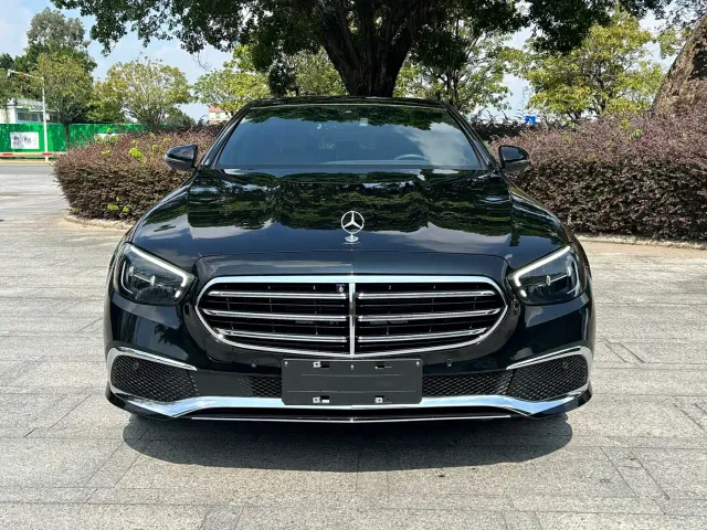Mercedes-Benz E-Class — Фото автомобиля 2