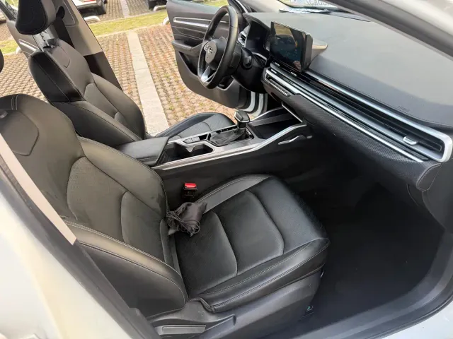 Geely Emgrand — Фото автомобиля 13