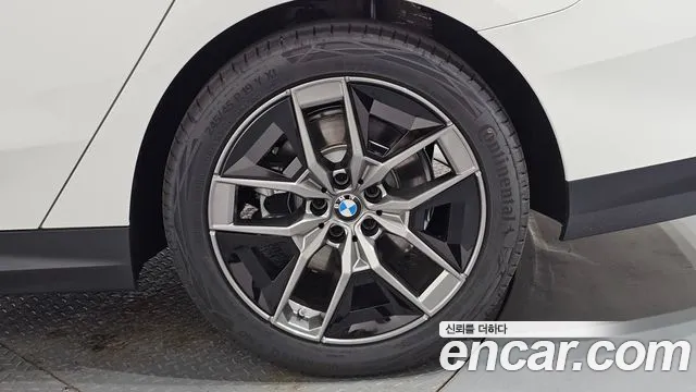 BMW 5 Series G60 — Фото автомобиля 6