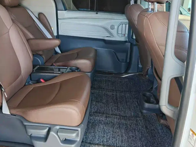 Toyota Toyota Sienna 2024 2.5L Hybrid Comfort Edition — Фото автомобиля 8