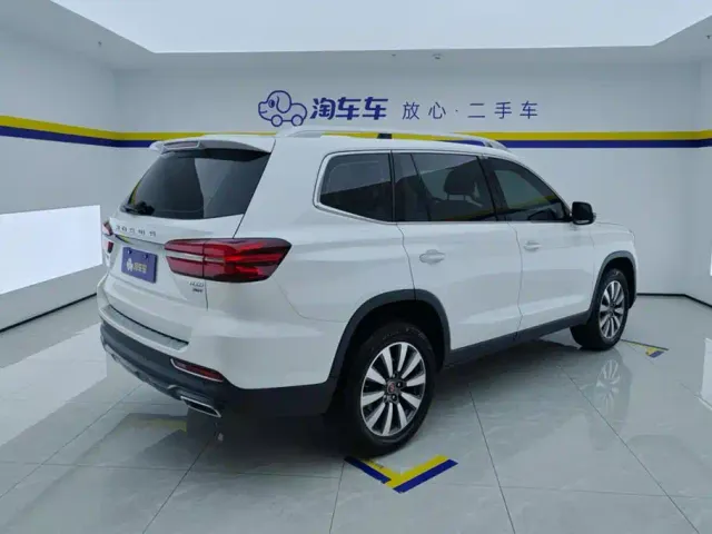 Roewe RX8 — Фото автомобиля 3
