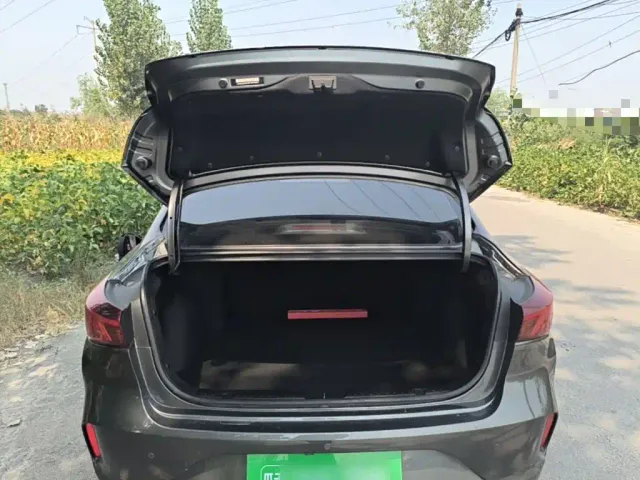 Changan Eado — Фото автомобиля 18