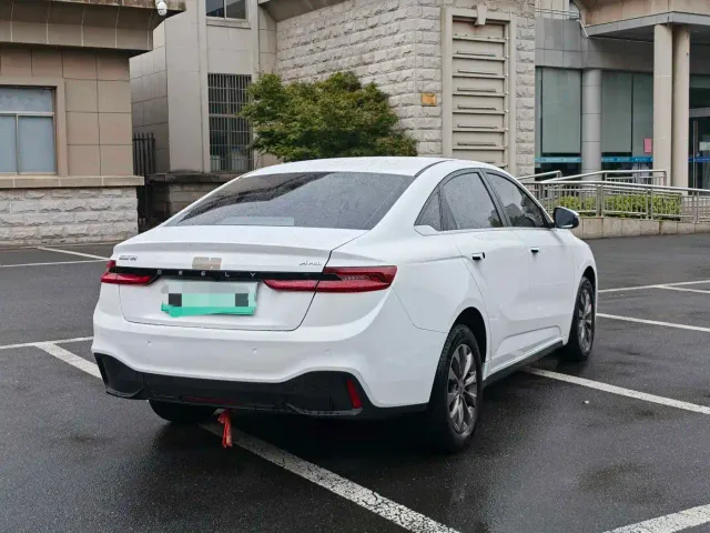 Geely Geometry A — Фото автомобиля 6