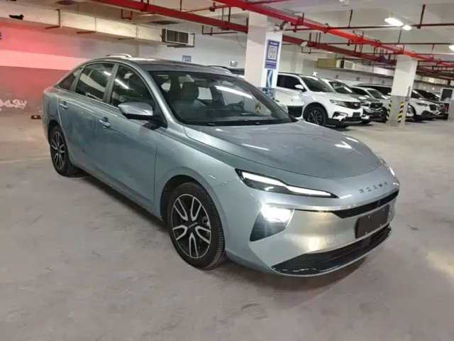 Roewe D6 — Фото автомобиля 3