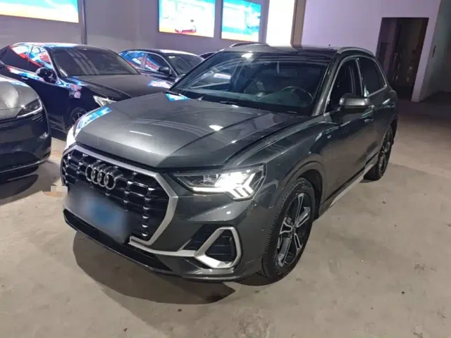 Фотография автомобиля — Audi Q3