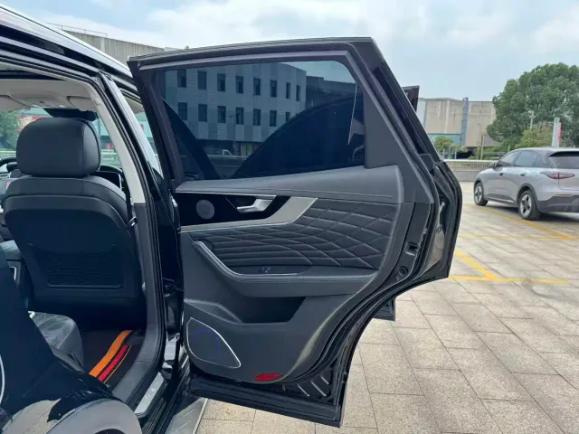 Hongqi HS5 — Фото автомобиля 20