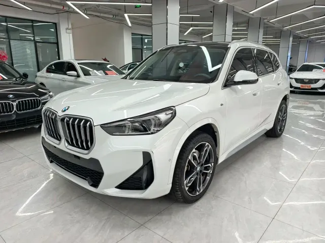 Фотография автомобиля — BMW X1