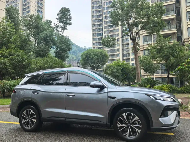 BYD Song Pro — Фото автомобиля 3