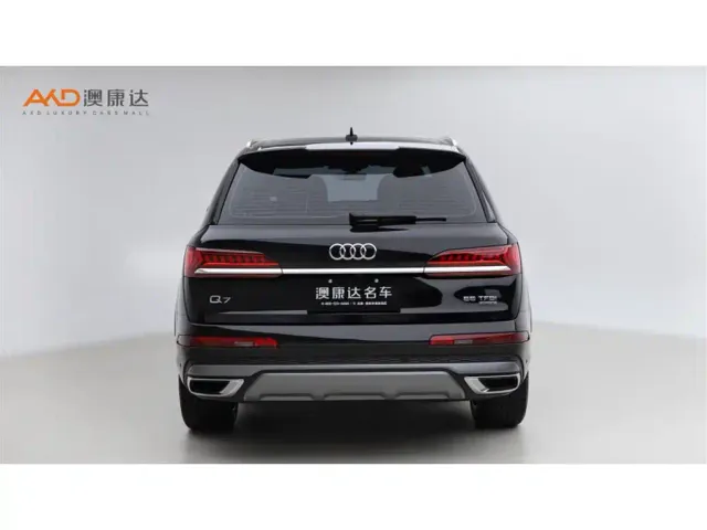 Audi Q7 — Фото автомобиля 4