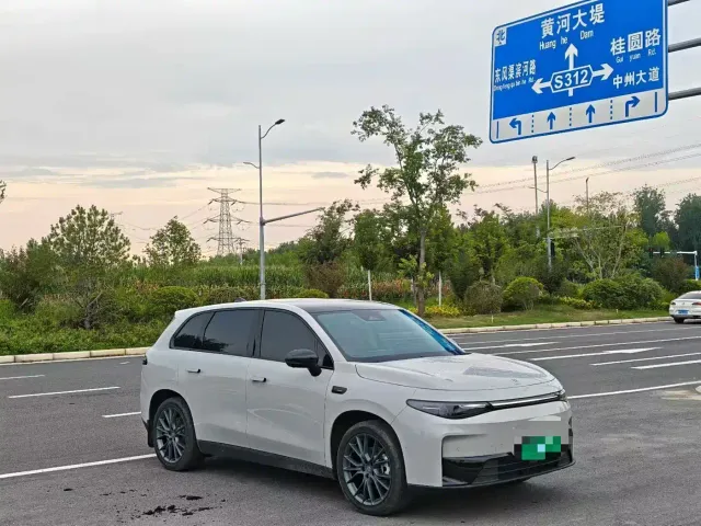 Leapmotor C10 — Фото автомобиля 2