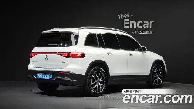 Mercedes-Benz EQB — Фото автомобиля 2