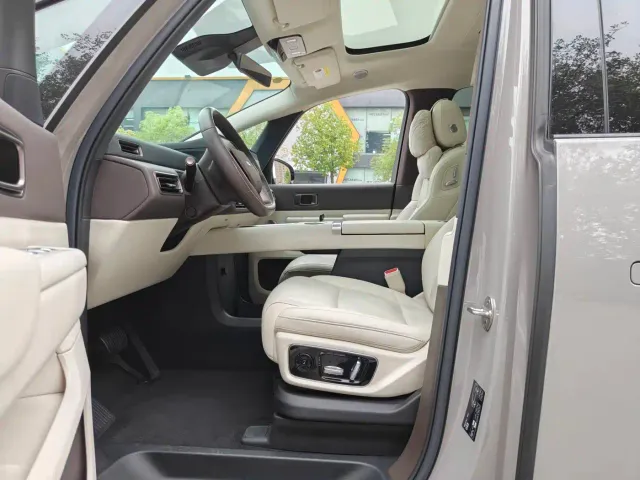 Li Auto Li Auto MEGA 2024 Ultra — Фото автомобиля 5