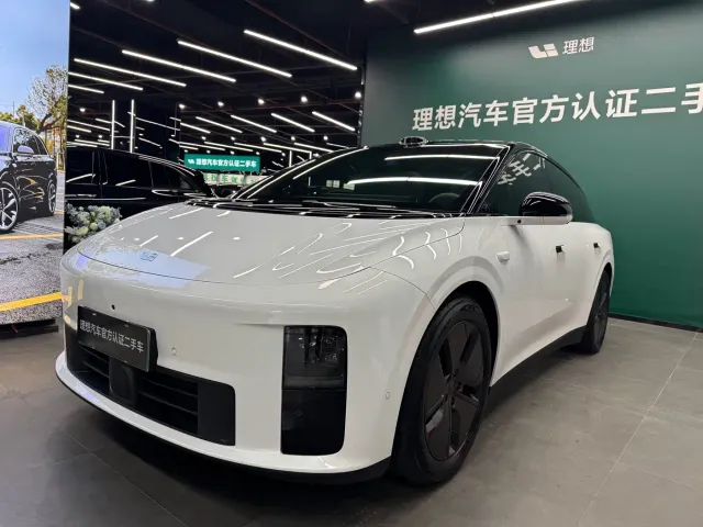Фотография автомобиля — Li Auto i6