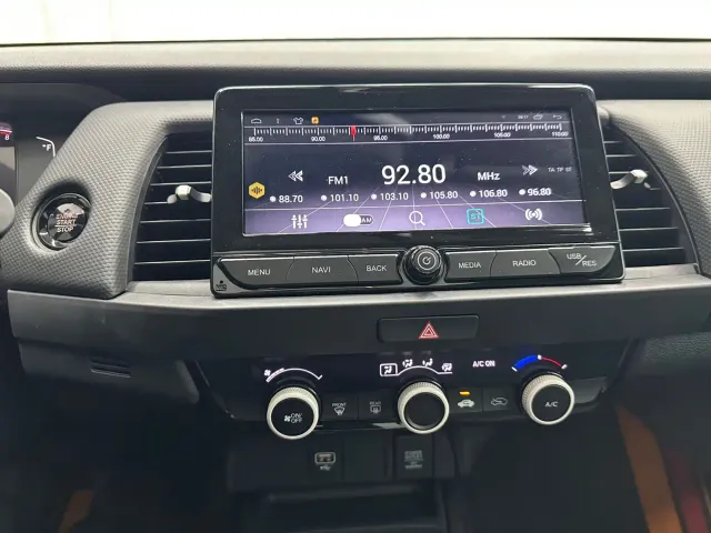 Honda Fit — Фото автомобиля 13