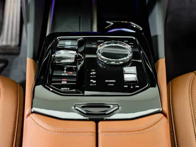 BMW 5 Series — Фото автомобиля 16