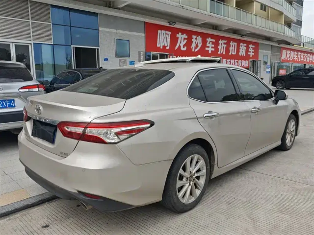 Toyota Camry — Фото автомобиля 4