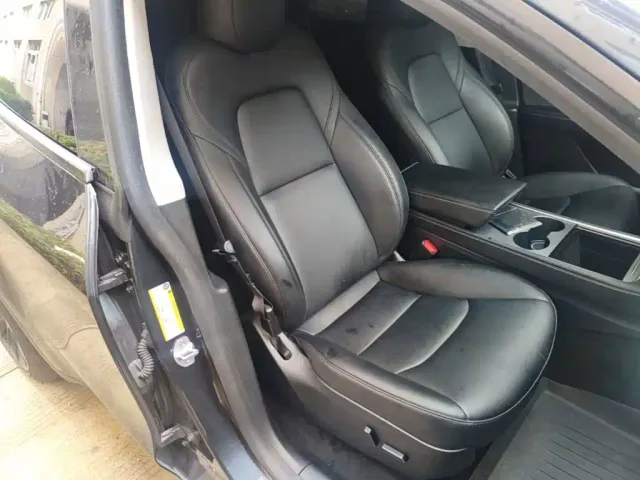 Tesla Model Y — Фото автомобиля 19