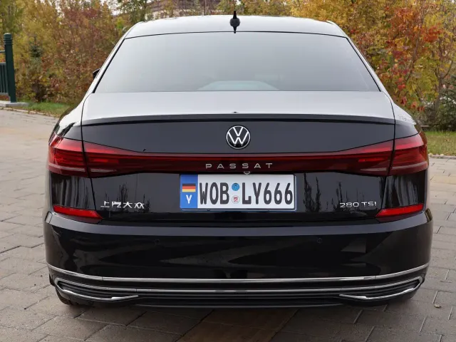 Volkswagen Passat — Фото автомобиля 17