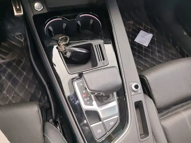 Audi A4L — Фото автомобиля 13