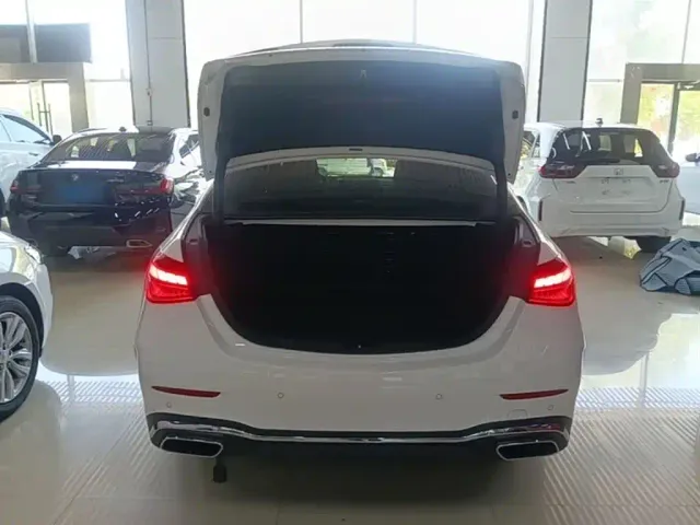 Mercedes-Benz C-Class — Фото автомобиля 18