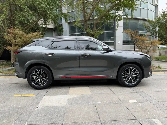 Changan Z6 — Фото автомобиля 12