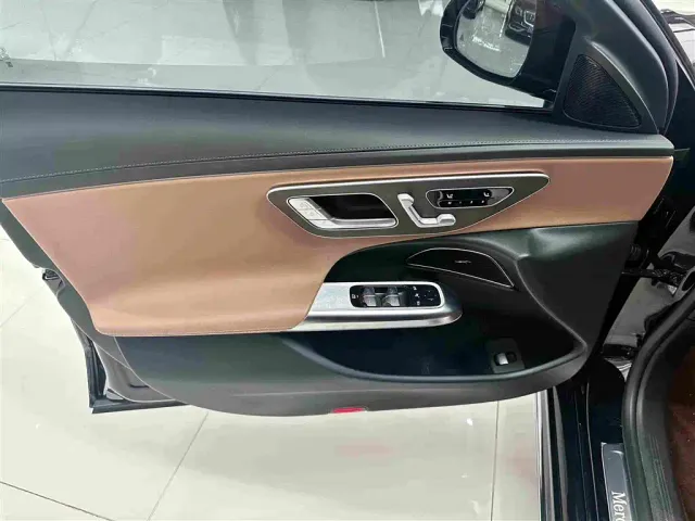Mercedes-Benz E-Class — Фото автомобиля 6