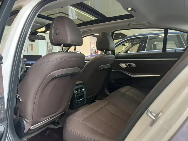 BMW 3 Series — Фото автомобиля 5