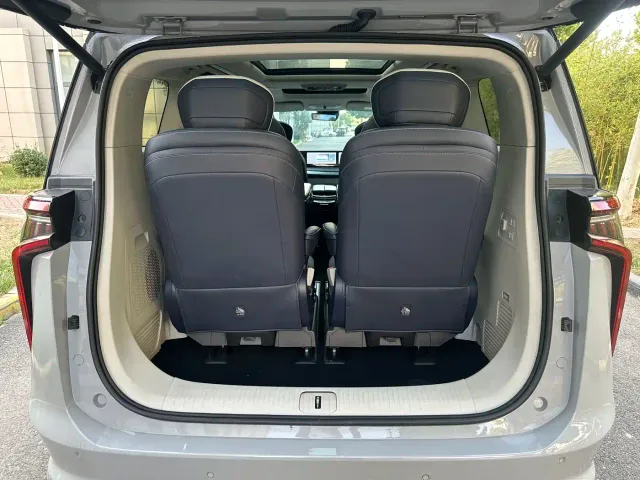 Maxus G90 — Фото автомобиля 21