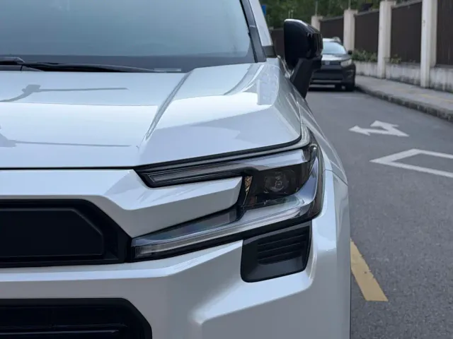Toyota RAV4 — Фото автомобиля 4